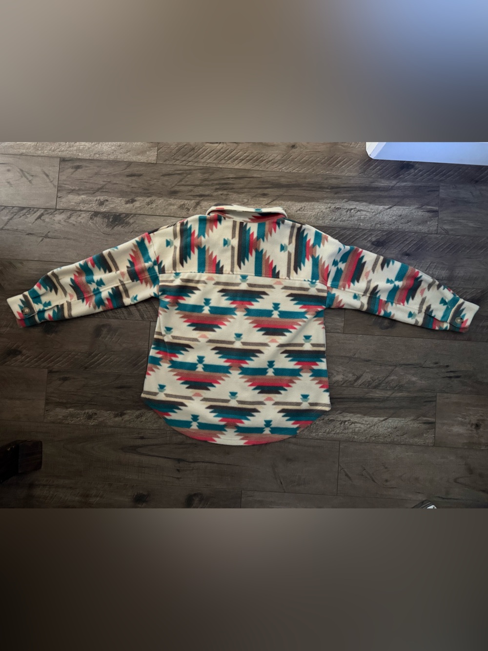 Women’s Aztec Pattern Fleece Shacket - Picture 4 of 4